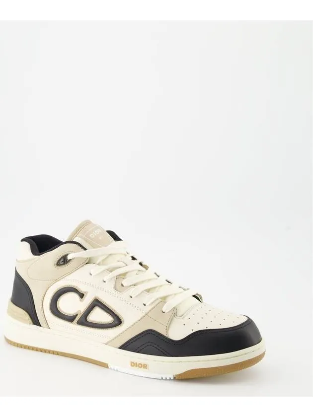 B57 Low Top Sneakers