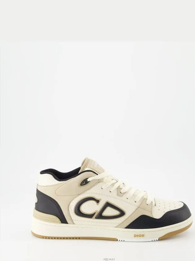 B57 Low Top Sneakers