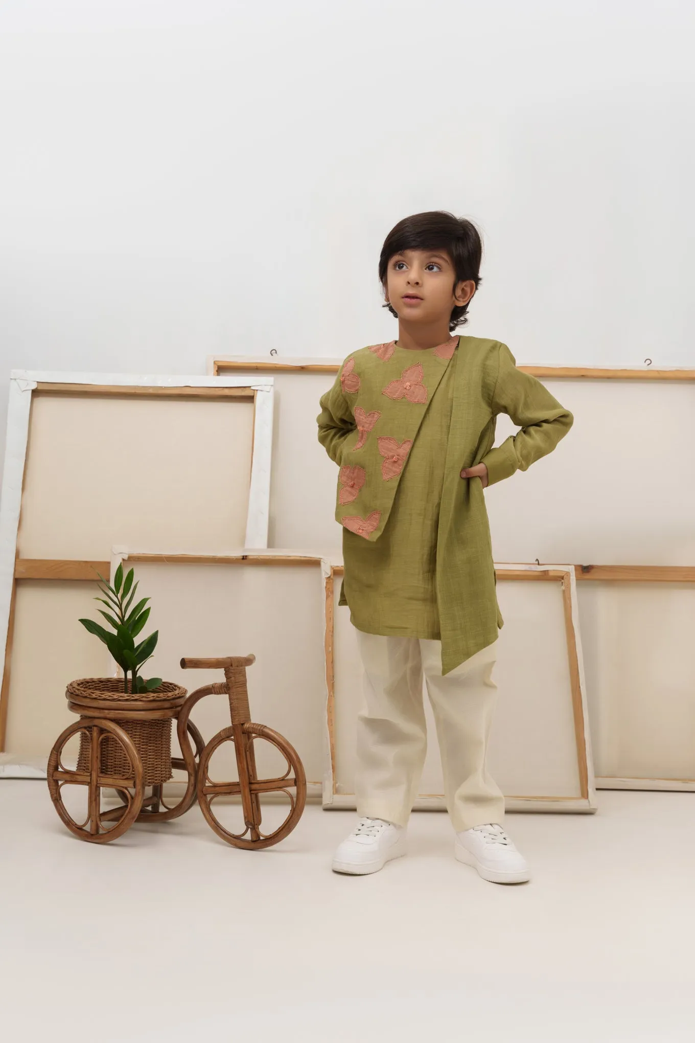Green chanderi silk hand embroidered kurta set