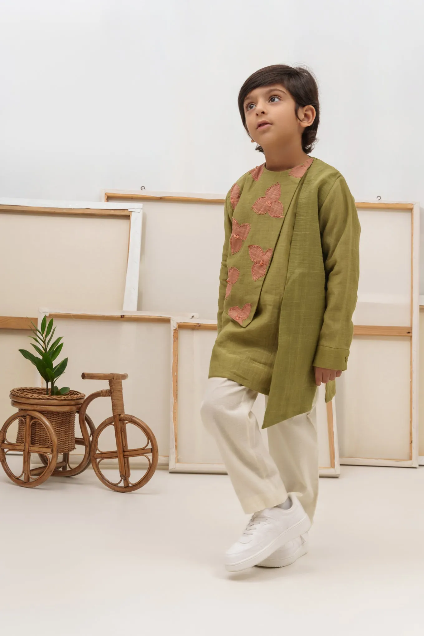 Green chanderi silk hand embroidered kurta set